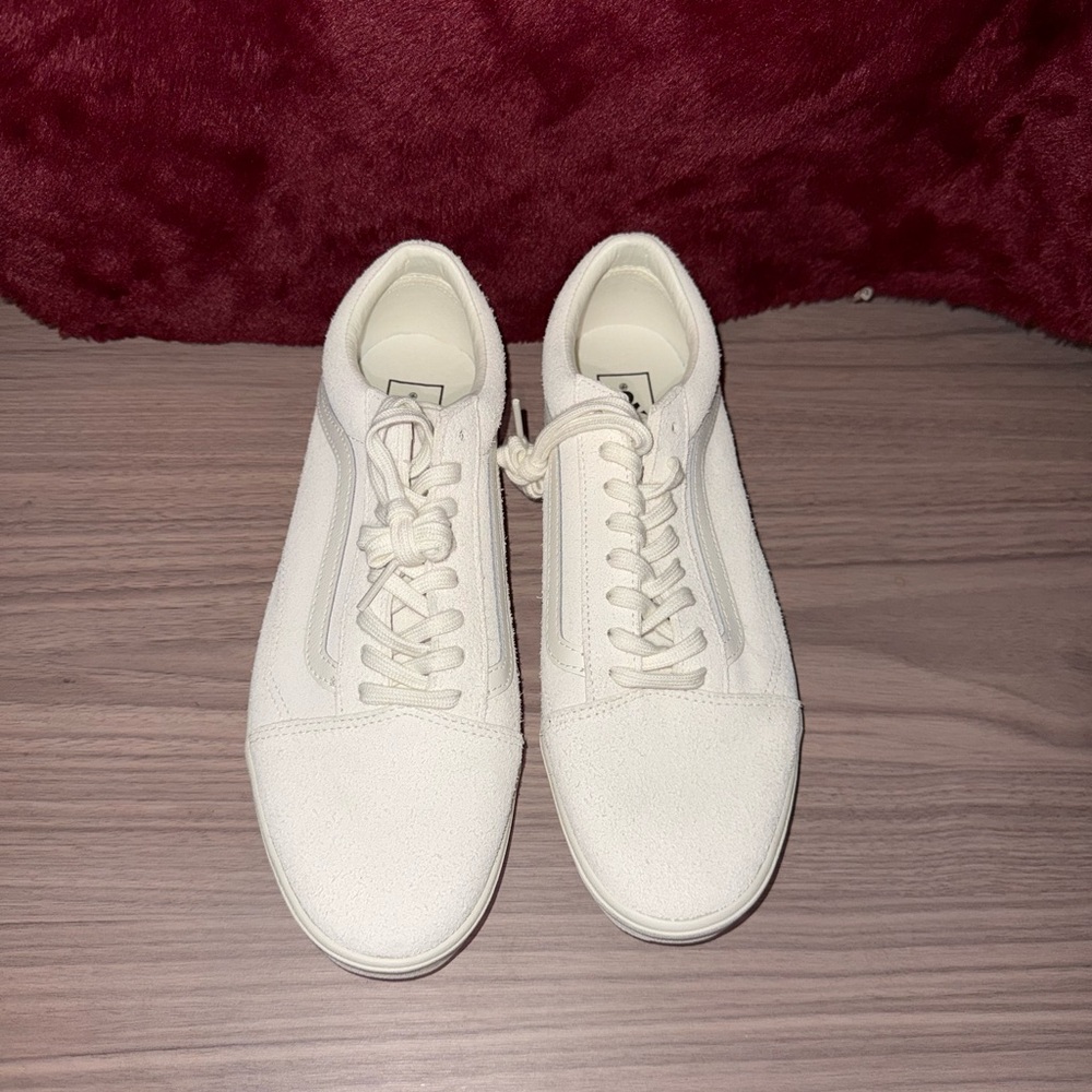Vans White Classic Sneakers Minimalist Design